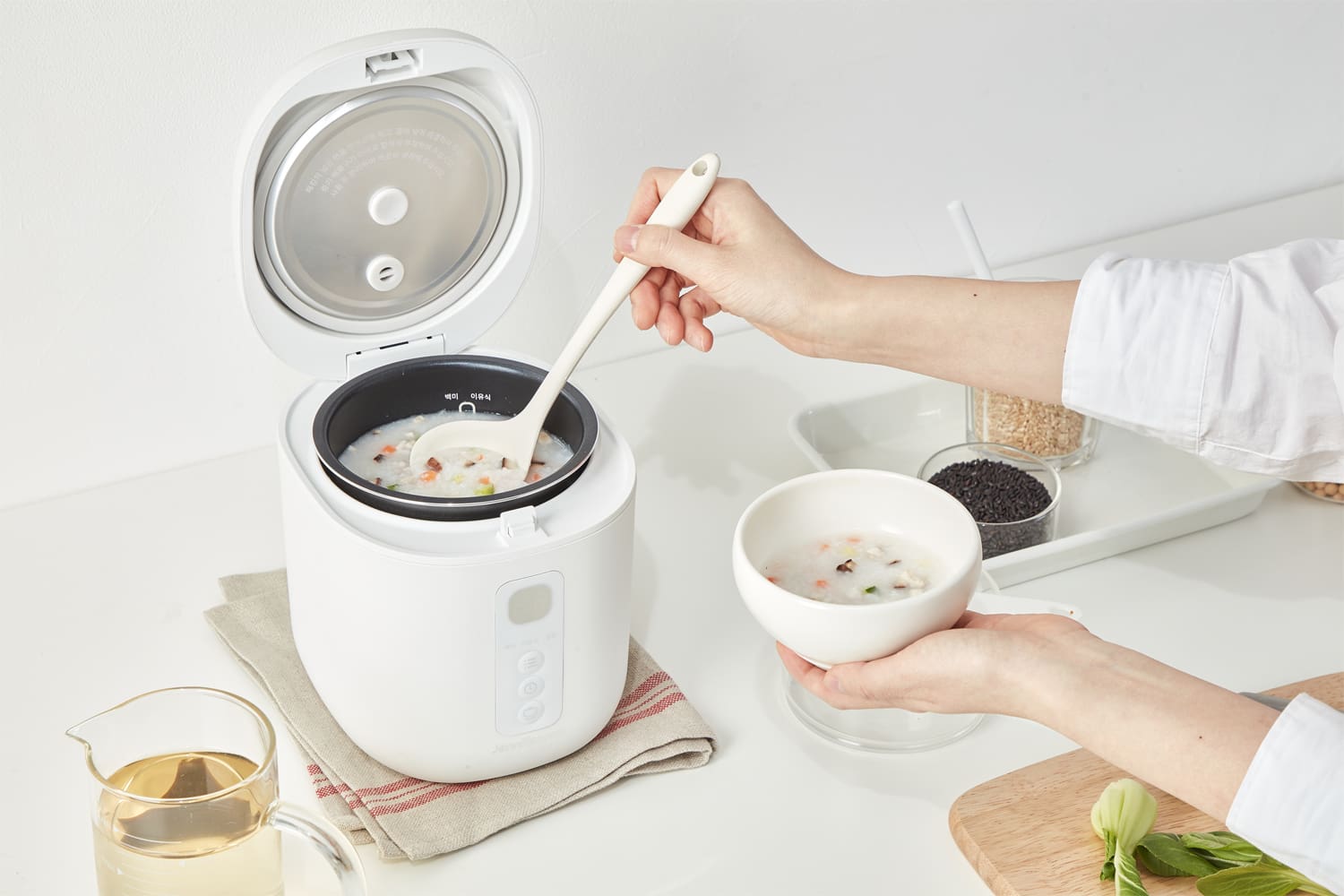 Living Mode by LocknLock LML-3012W Mini Rice Cooker (0.5-2 regular cups) 1.2L